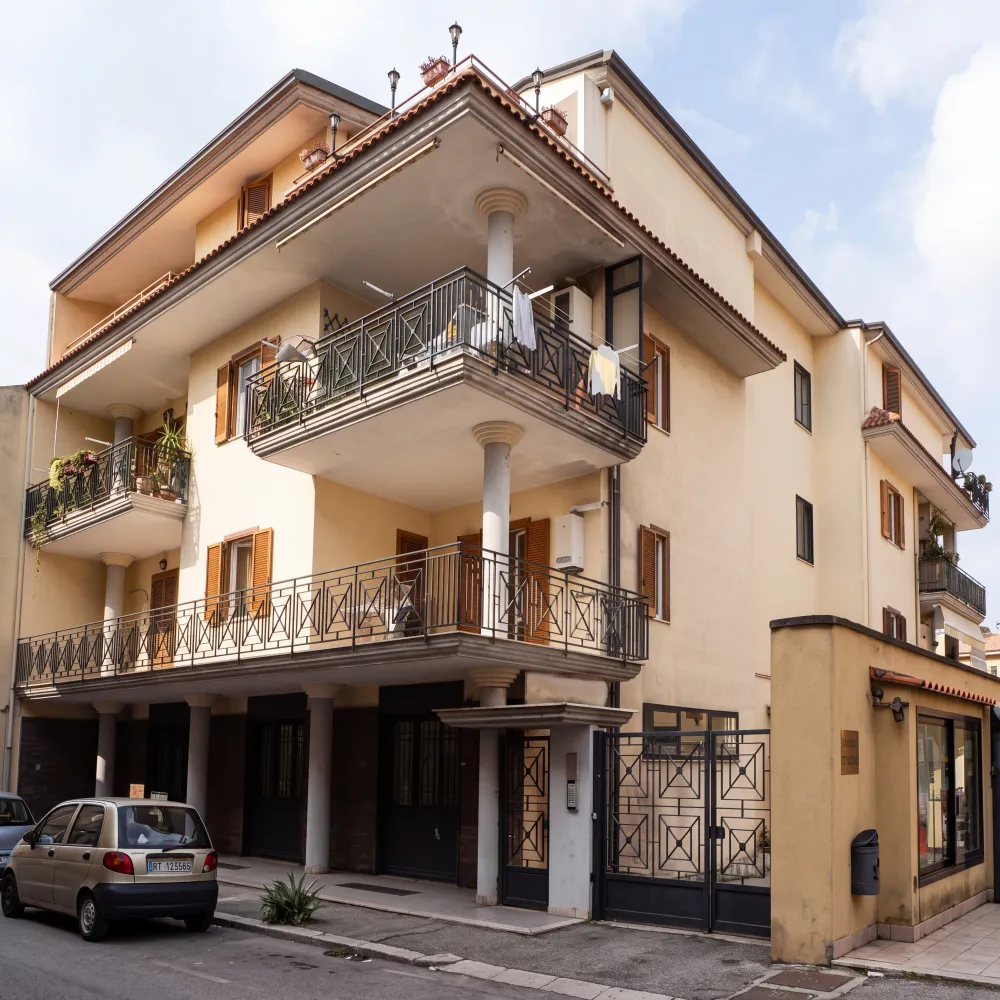 Condominio a Portico di Caserta, 1992