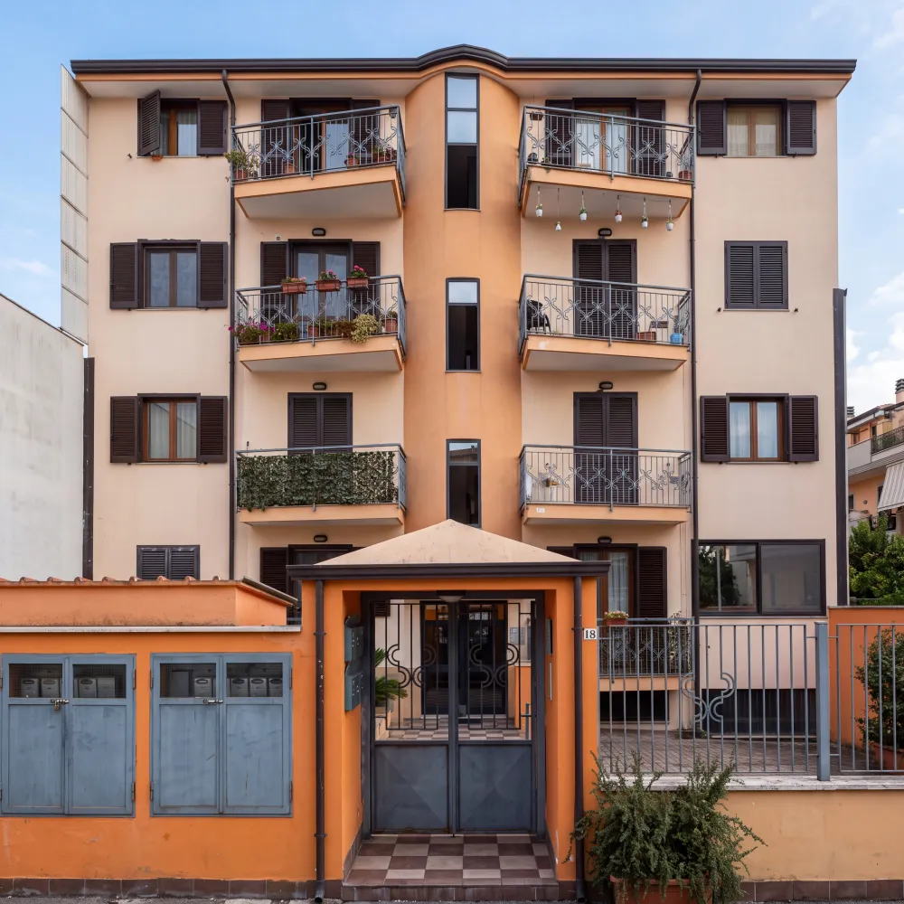 Condominio a Marcianise, 2004